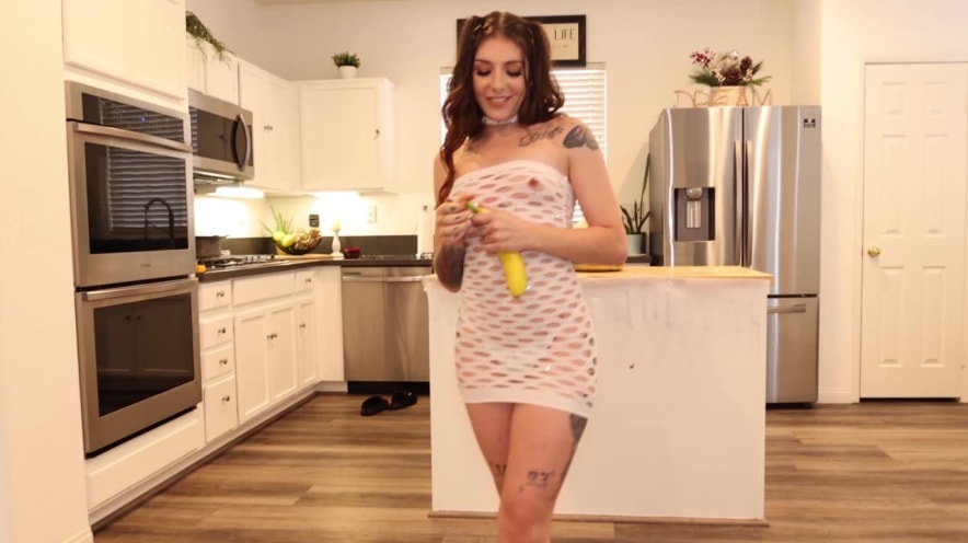 28401 baddaddypov – Brenna McKenna – Sexy StepDaughter Brenna McKenna Fucks Her Step Daddy