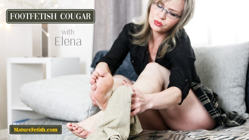 MatureFetish – Elena – Footfetish Cougar fingerfucking herself! 1 111 MatureFetish – Elena – Footfetish Cougar fingerfucking herself!