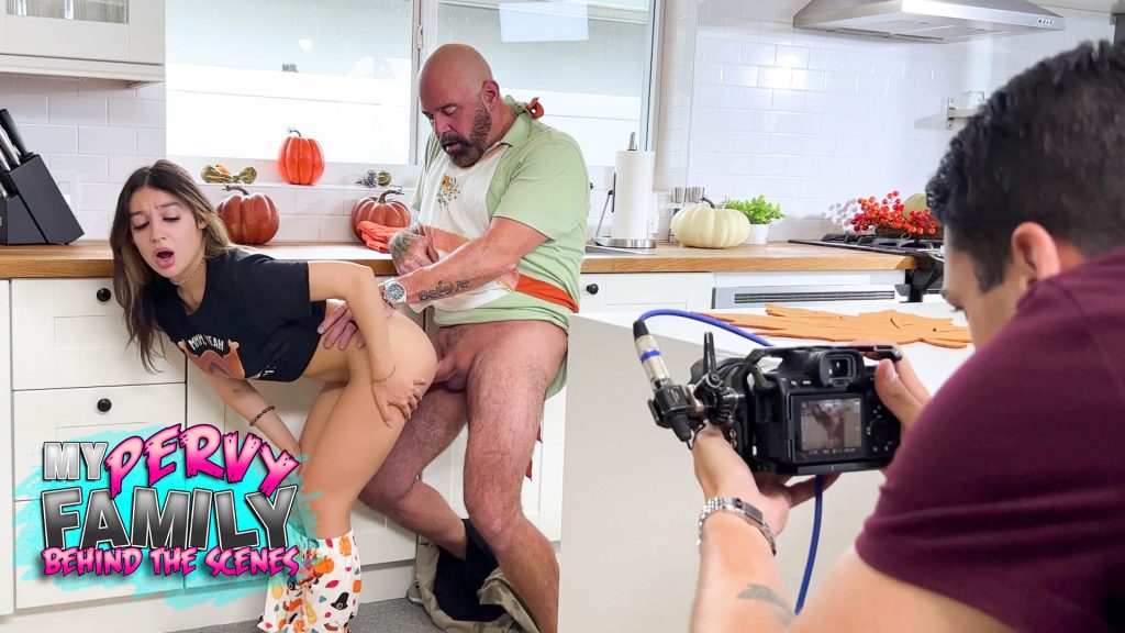 MyPervyFamily – Violet Gems, Scott Trainor – BTS – STUFF Me Stepdaddy 1 121371 01 01 MyPervyFamily – Violet Gems, Scott Trainor – BTS – STUFF Me Stepdaddy