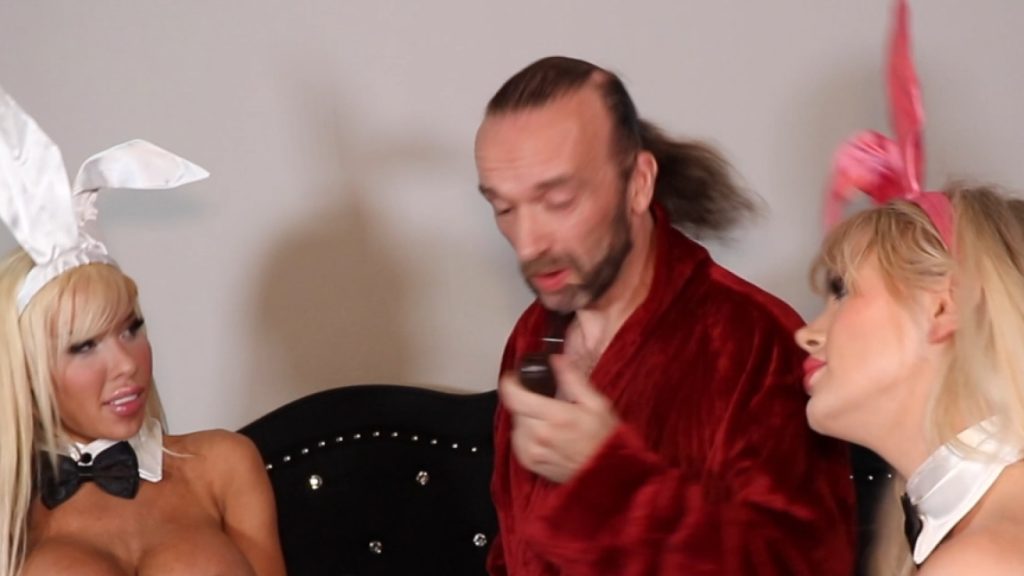 4015 1x realtgirls – Angellica Good, Britney Kade – Bimbo Bunny Bang!