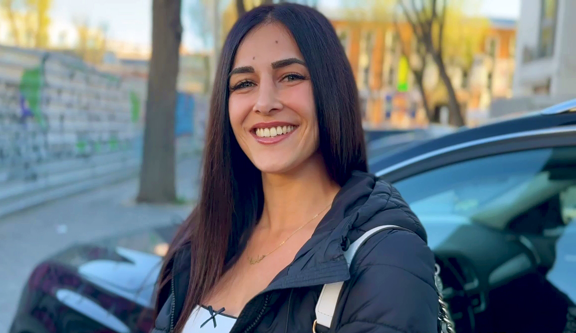 PutaLocura – Andrea Lux – Pilladas aspirante a Azafata