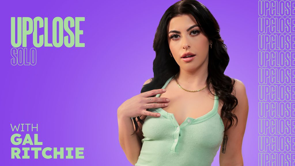 120592 01 01 UpClose – Gal Ritchie – Up Close Solo Gal Ritchie