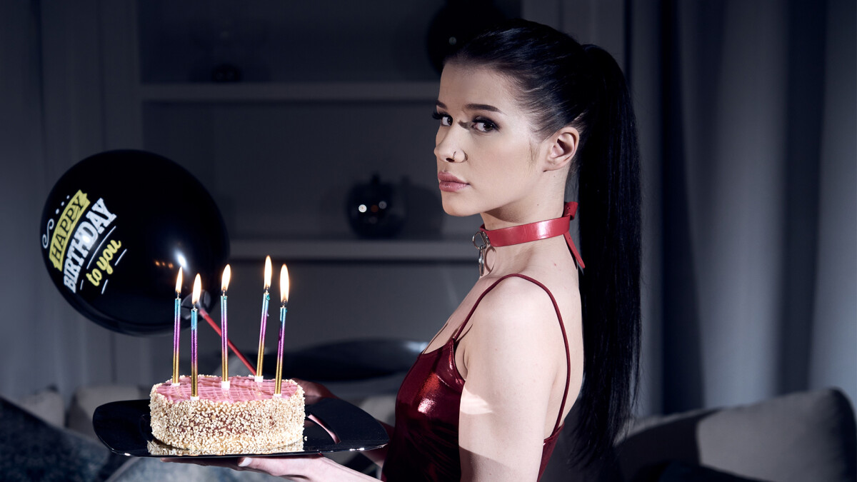 Free DarkRoomVR Sophie Weber - Sophie Weber Unwrapping Her First Threesome Video Watch on FatPass 203 7 DarkRoomVR – Sophie Weber – Unwrapping Her First Threesome