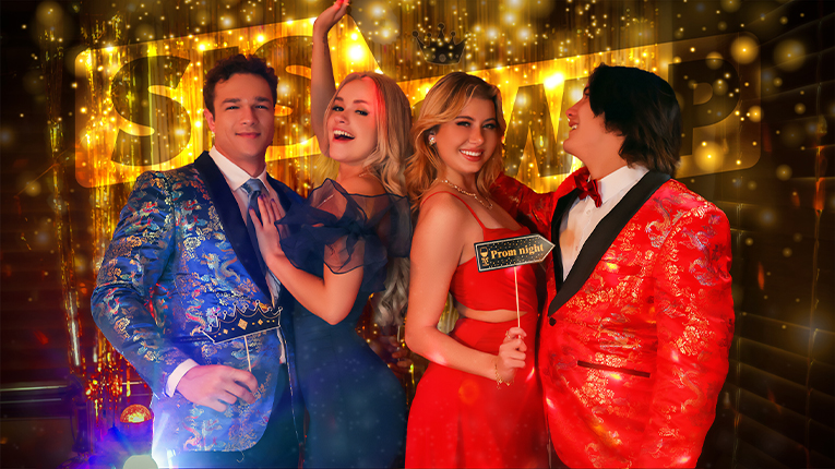 med 59 SisSwap – Khloe Kingsley, Stella Luxx – Prom Queens at Home