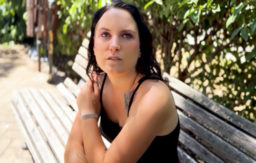 tkNUXX PutaLocura – Krystal Genner – Pilladas a estudiante espanola