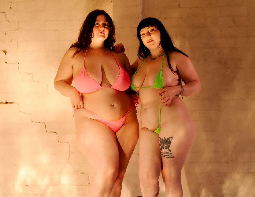 1 3x 11 CharlieForde – Celeste Noir, Emberly Adams – Neon