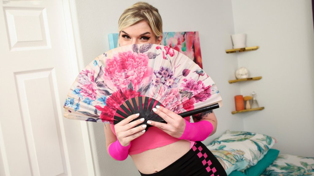 65369 1x TGirlsXXX – Kaela Luna – Working Up A Sweat…