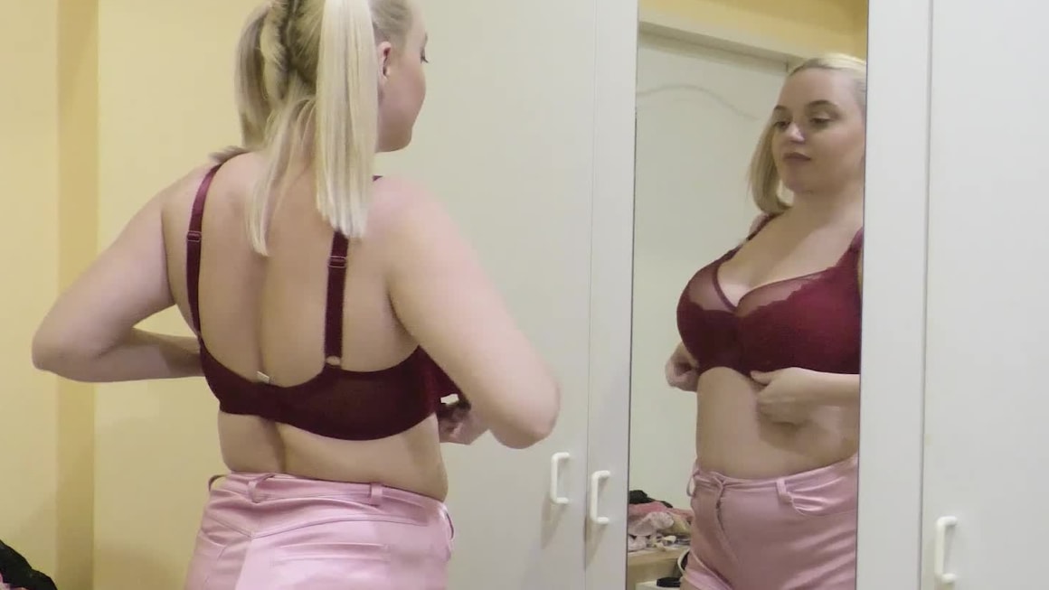 55275 Cosmid.net – Sandra Meyer – Sandra Tries On Some Different Outfits