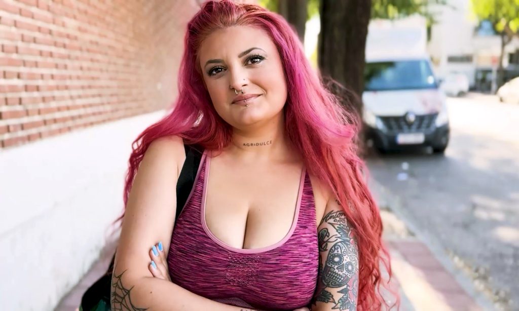 pUDwNz PutaLocura – Rebeca Addams – Pilladas a una tetona Gallega