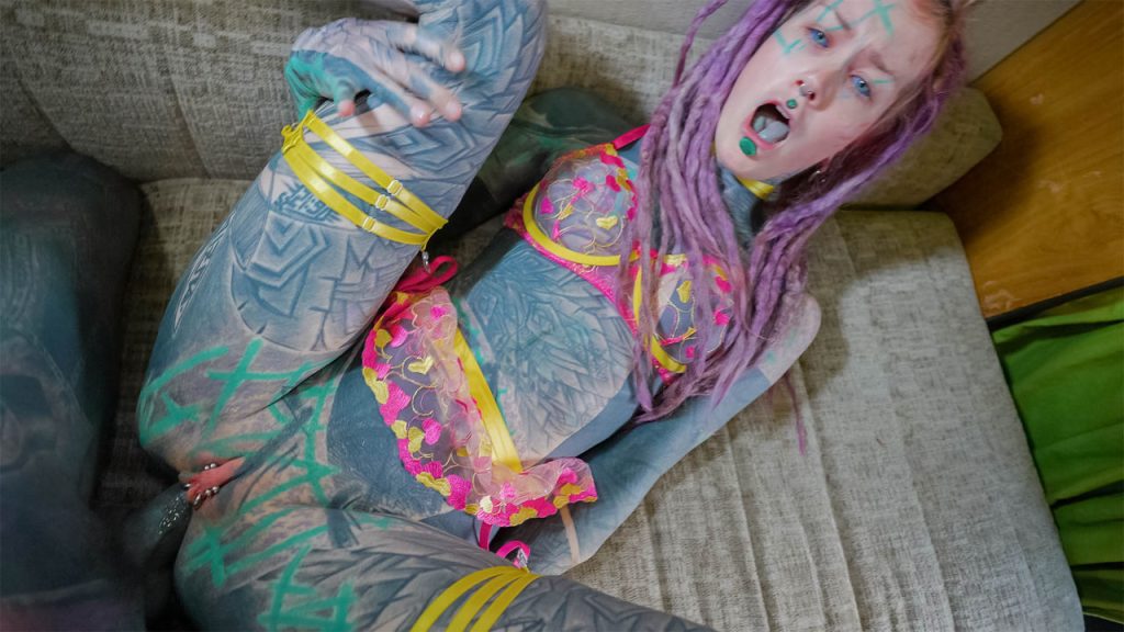 ZF294 POV024 player c1280x720 Z-Filmz-Originals – Anuskatzz, Lily Lu – ZF294 Anuskatzz Swallows in a Camper