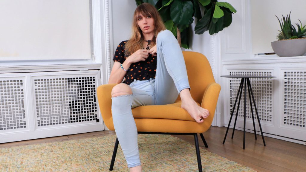 29538 1x FemoutXXX – Bug – Bug’in Out