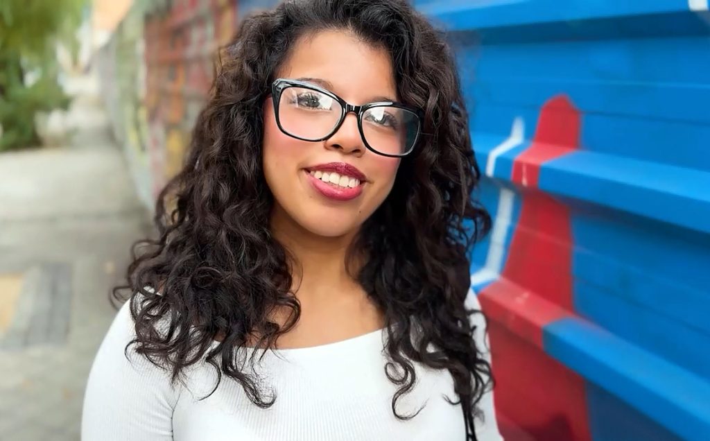 cBMZYS PutaLocura – Laura Love – Pilladas a una morenaza gritona