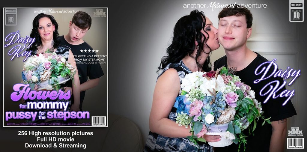 soon 62 Mature.NL – Daisy Key, Lenny Yankee – Flowers for Mommy, Pussy for the Stepmom