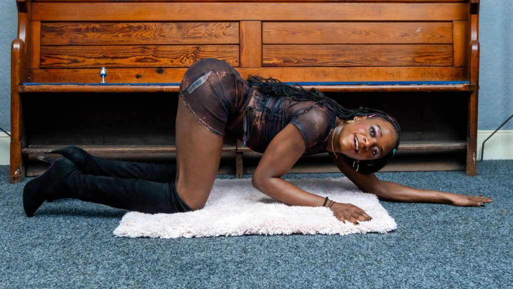 30044 1x FemoutXXX – Coco Ebony – Debuting Coco Ebony