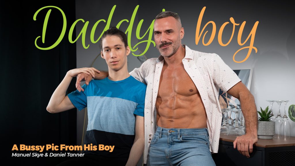 123536 01 01 DaddysBoy – Manuel Skye, Daniel Tanner – A Bussy Pic From His Boy