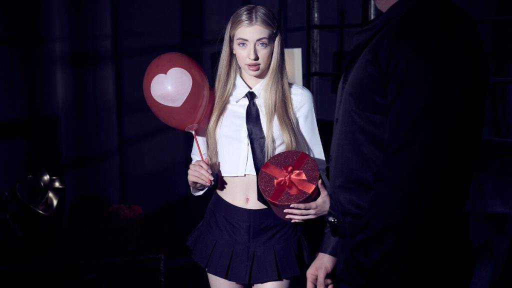 251 3 DarkRoomVR – Sweet Lina – Love On A Leash