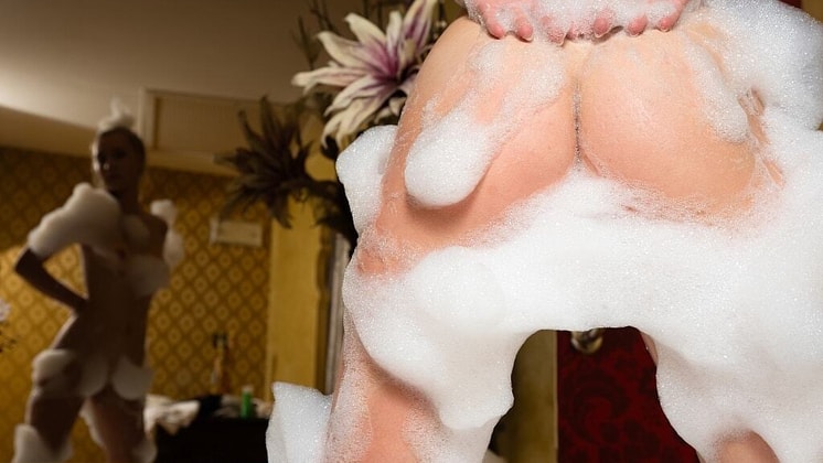 84827 TeenDreams – Sailor – Sailor takes a bubble bath