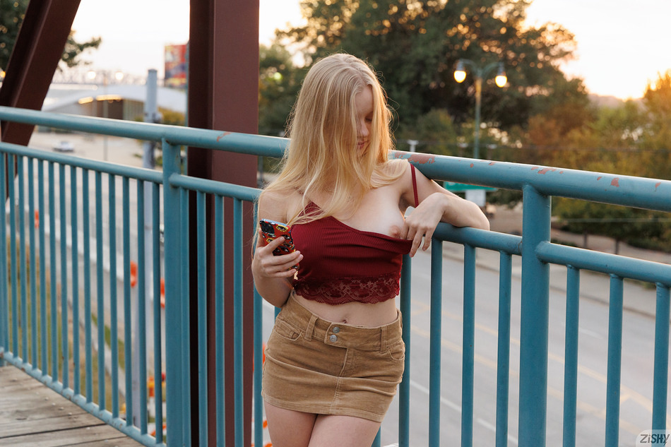 single 032 1446369467162150 Zishy – Kylie Shay – Walking In Memphis