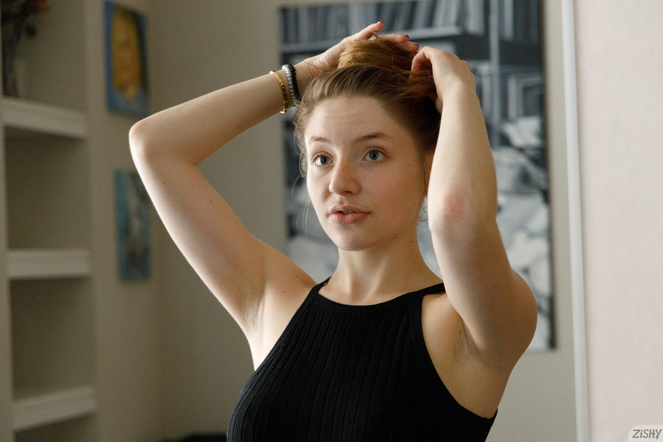 single 011 0941419074161700 Zishy – Rian Starber – Silly Hose 1