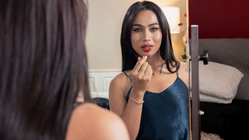 223012 1x AsianTGirl – Sara – Lipstick and Lust